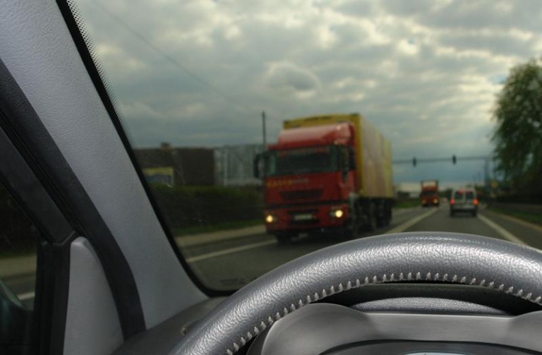 Była balanga? Niech i auto ma luz