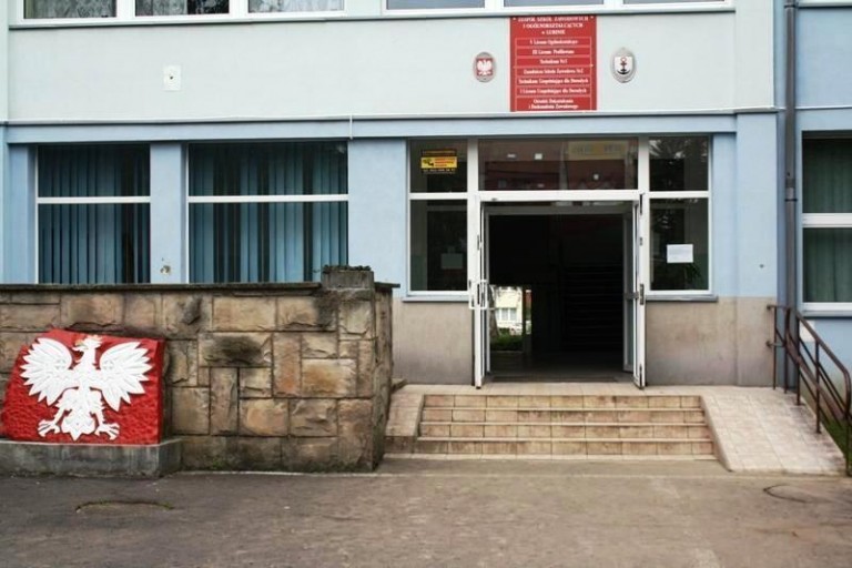 Odtworzyli dźgnięcie nożem w szkole