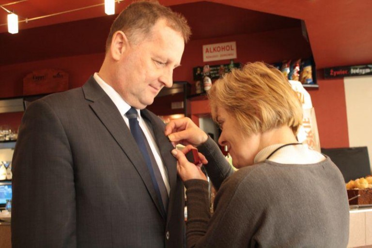 Prezydent pomógł niewidomym