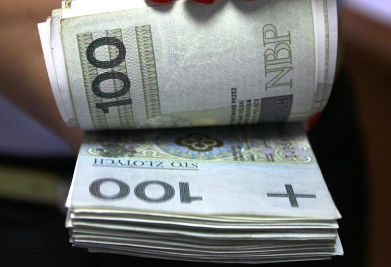 Dają pieniądze na kursy i studia