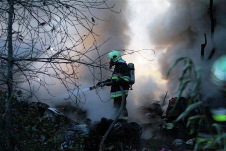 Pożar na Małomickiej. Drób padł od dymu
