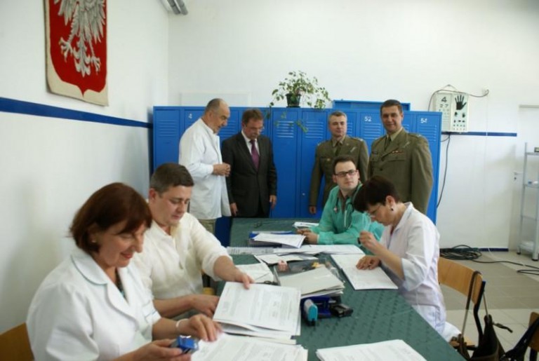 Armia pyta o zdrowie (FOTO)
