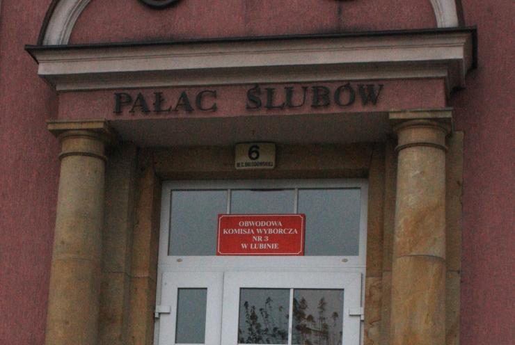 Frekwencja: słaba w Lubinie, wysoka w Rudnej