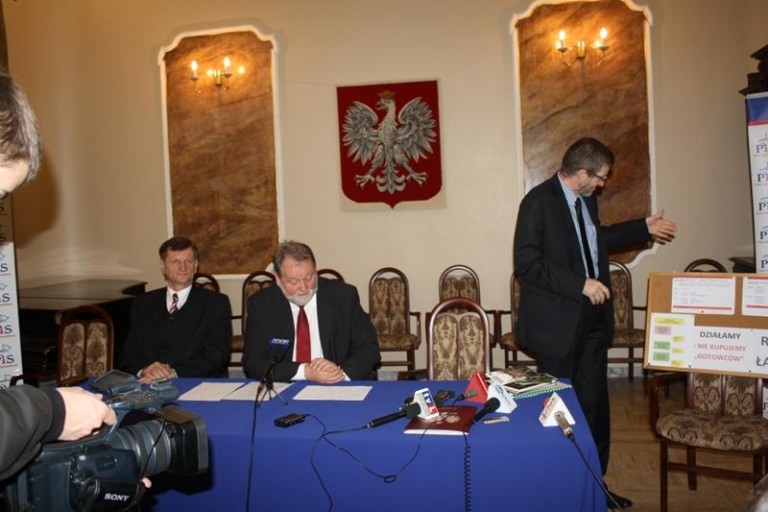 Partia wie co robi
