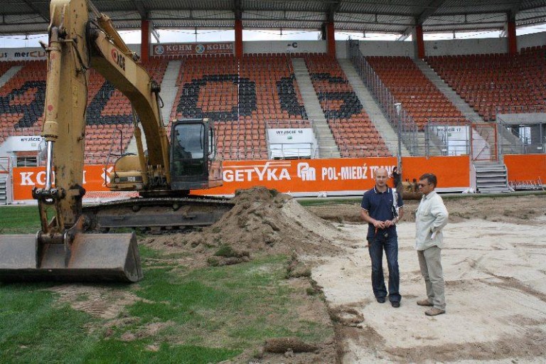 Na stadionie praca wre