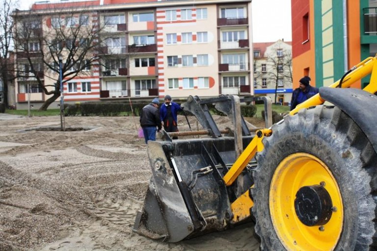 Huśtawki i karuzele jeszcze przed świętami