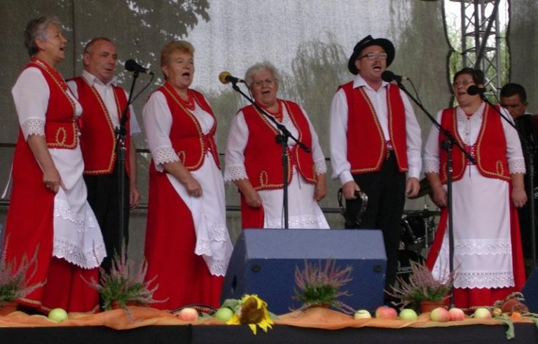 Pośpiewali na ludowo