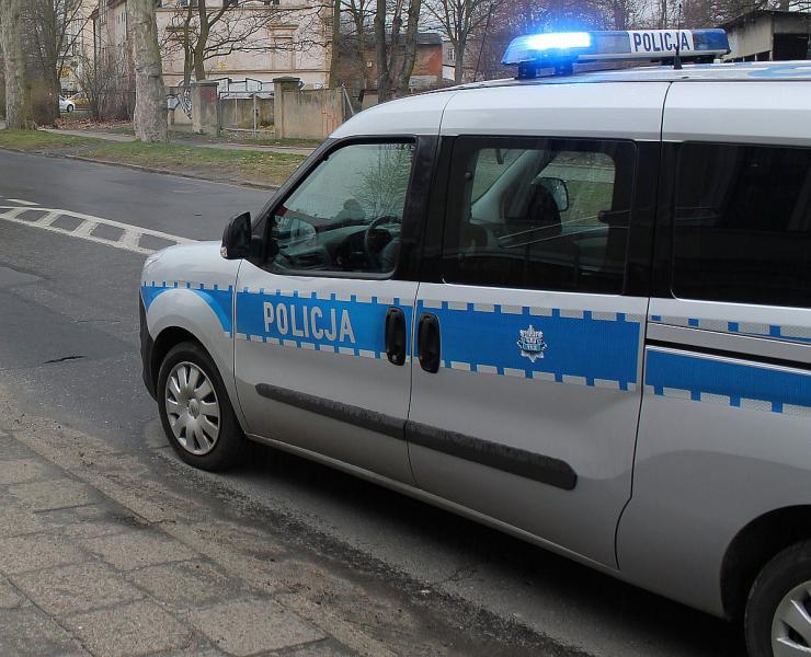 Uciekał przed policją, spowodował kolizję