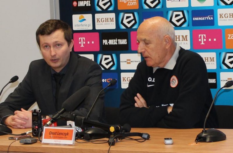 Trener Lenczyk cieszy się zaufaniem klubu
