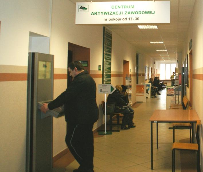 Więcej bezrobotnych magistrów