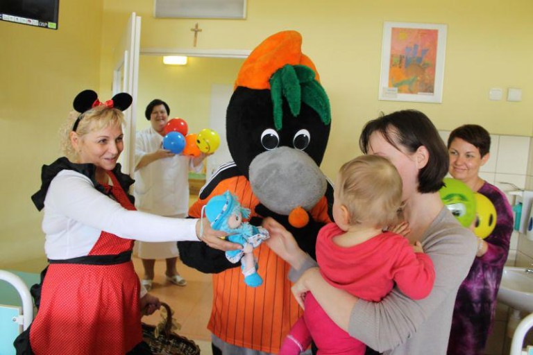 Lew i Krecik w szpitalu