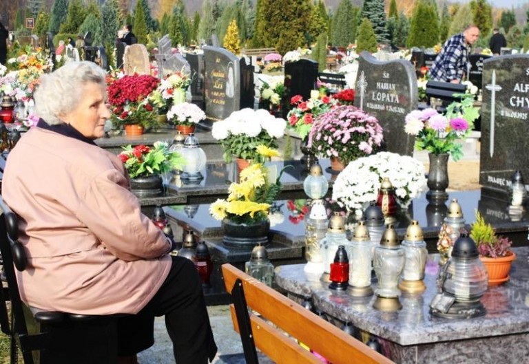 Uwaga na cmentarnych złodziei