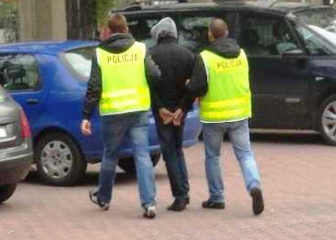 Pobili policjanta, staną przed sądem