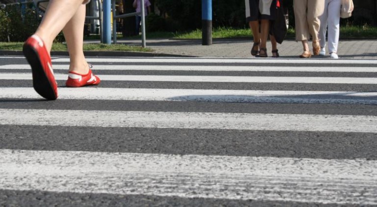 Uderzył w dziecko na zebrze