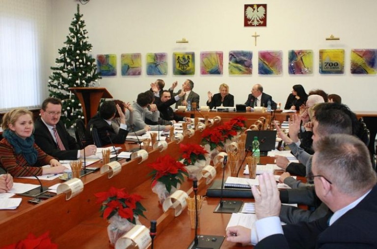 Radni podnieśli pensję prezydentowi