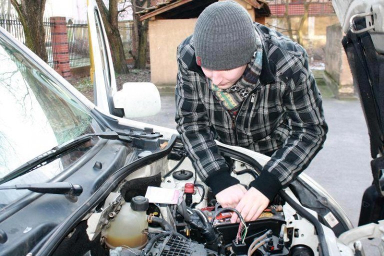 Sprzedali na części i zgłosili kradzież