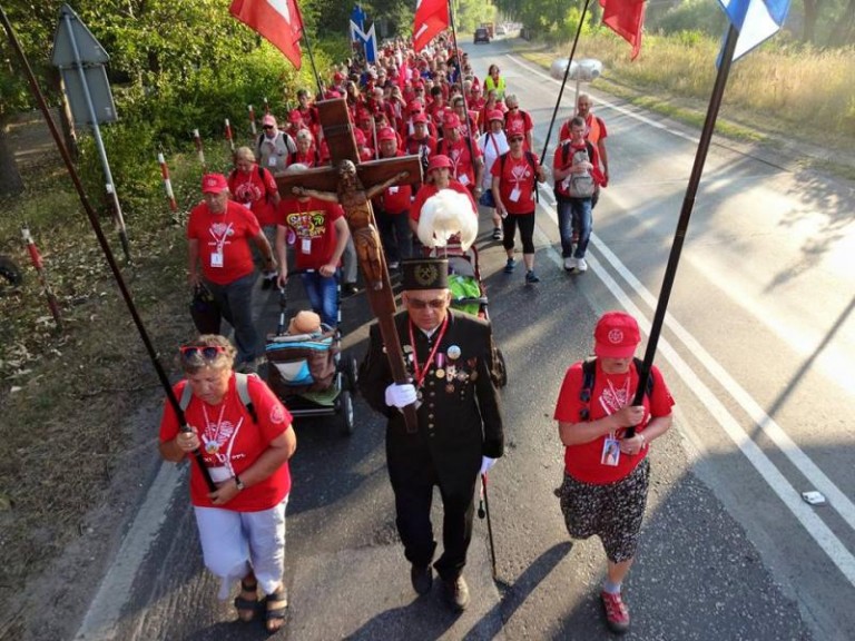 Przeszli prawie 300 km, dotarli do celu