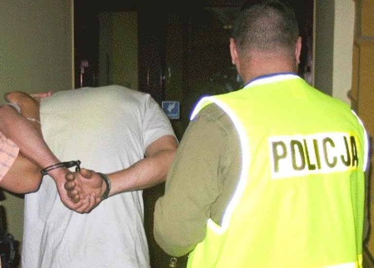 Pijany po kłótni zniszczył samochód