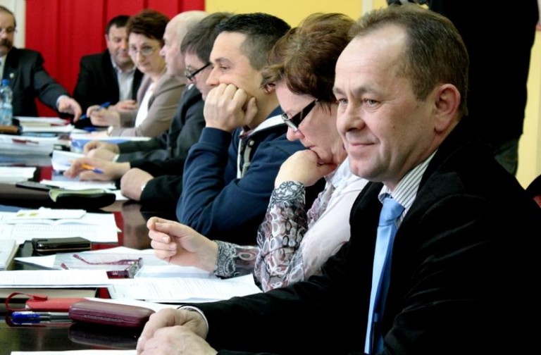 Los radnych w rękach mieszkańców