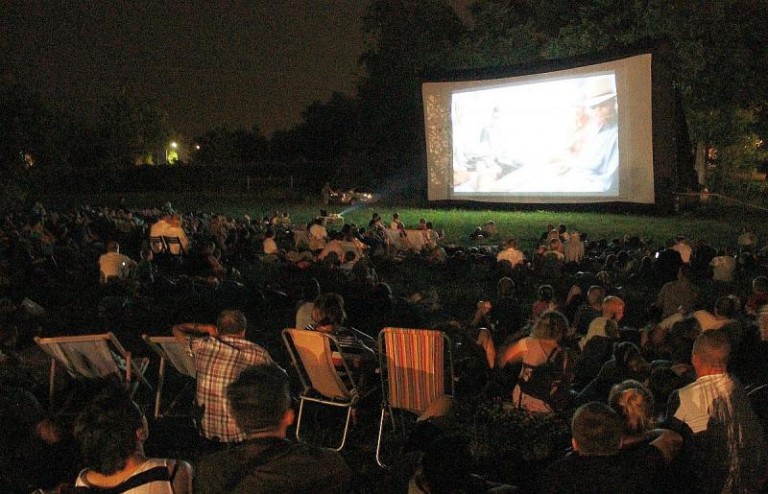 Kino plenerowe nie tylko w parku
