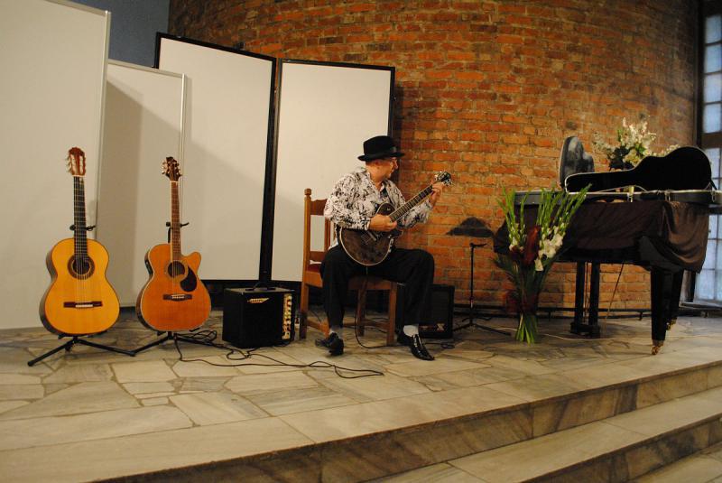 Tołstych w klubie
