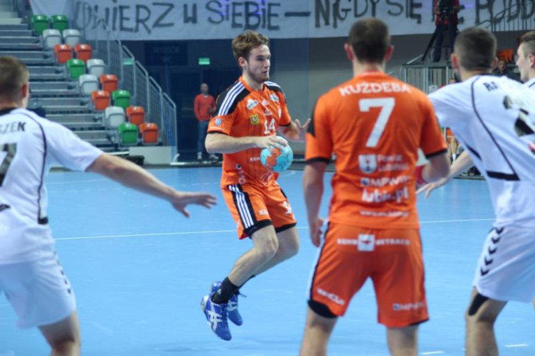 Remis szczypiornistów