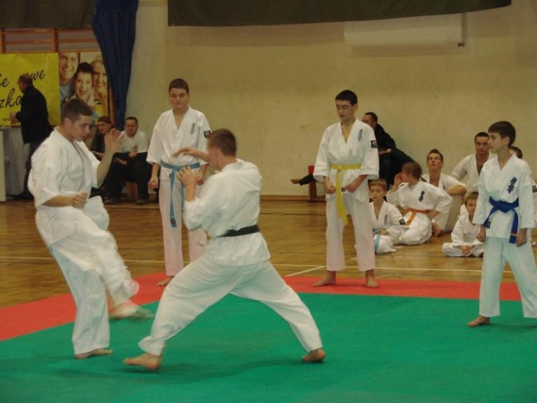 Karatecy trenowali na obozie