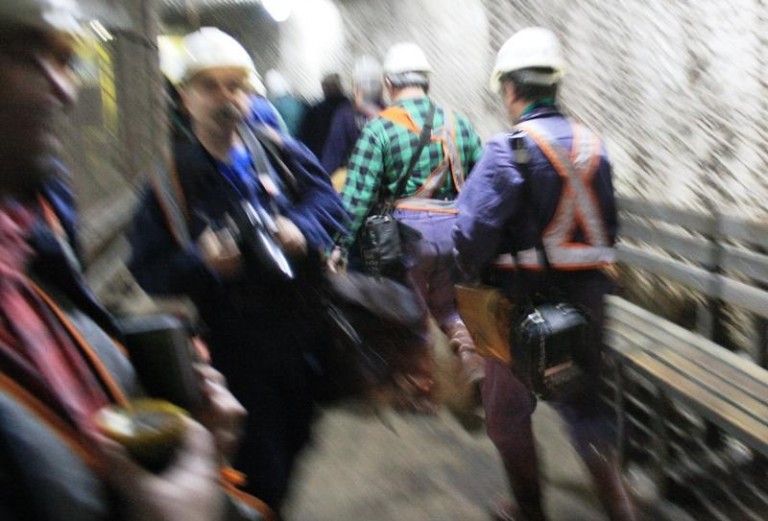 Analitycy: KGHM zarobi mniej