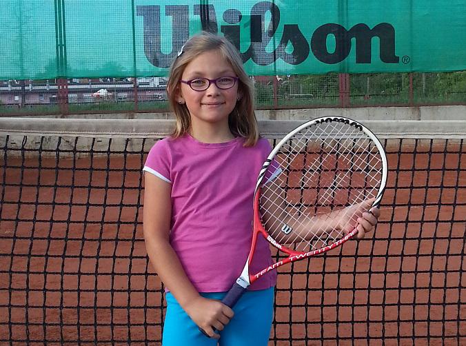 Młoda tenisistka rozwija skrzydła