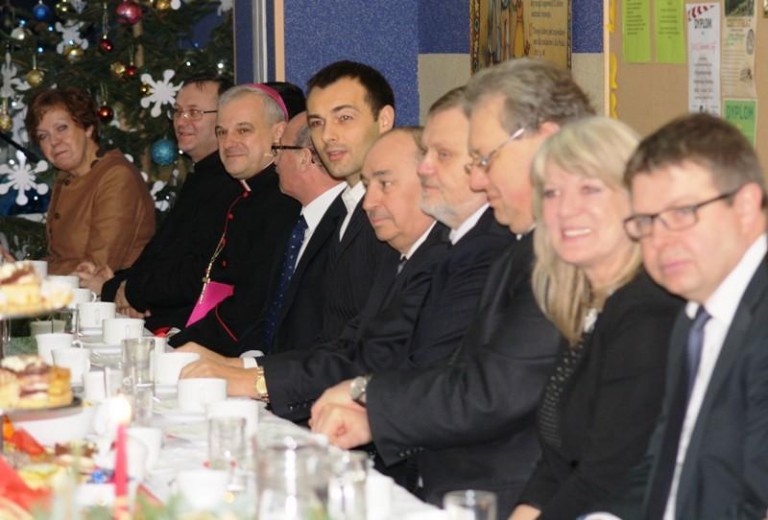 Wszyscy przy jednym stole