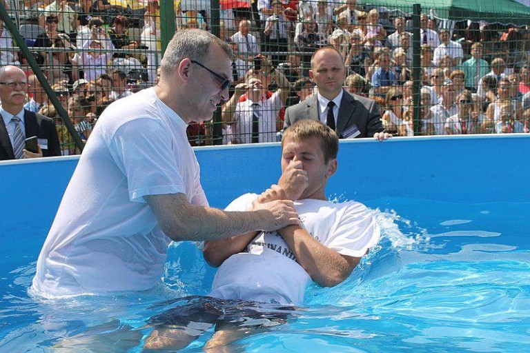 Tysiące świadków Jehowy w Lubinie