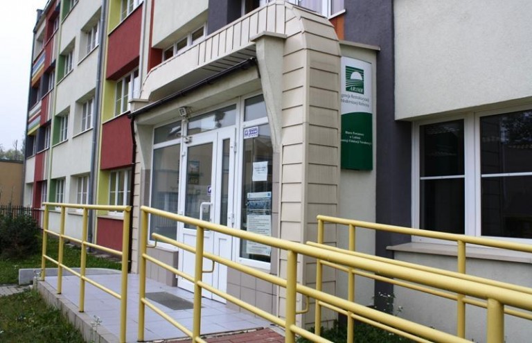 Wyprowadzili się po wielu miesiącach