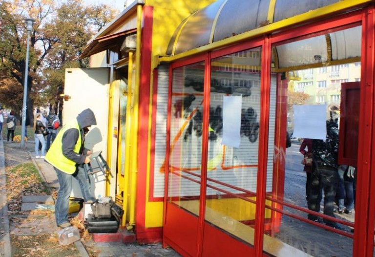 Włamali się do dwóch kiosków