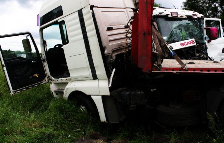 Czołówka tirów przed Miłosną