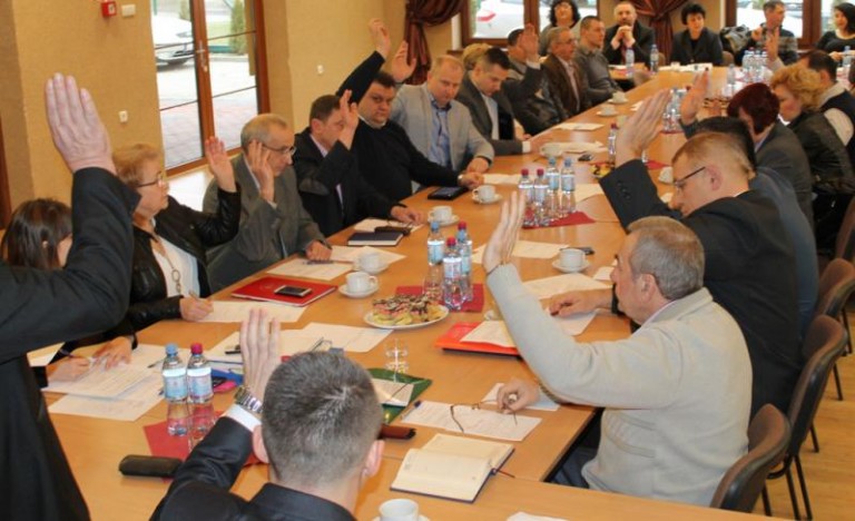 Gminne sesje jak bumerang