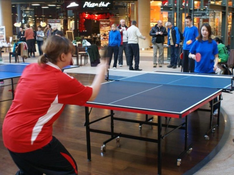 Grali w tenisa w galerii (FOTO)