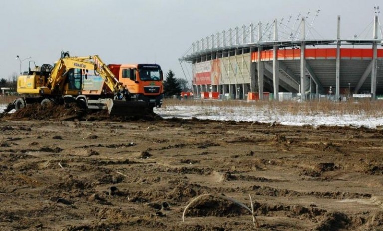 Budują piłkarską akademię