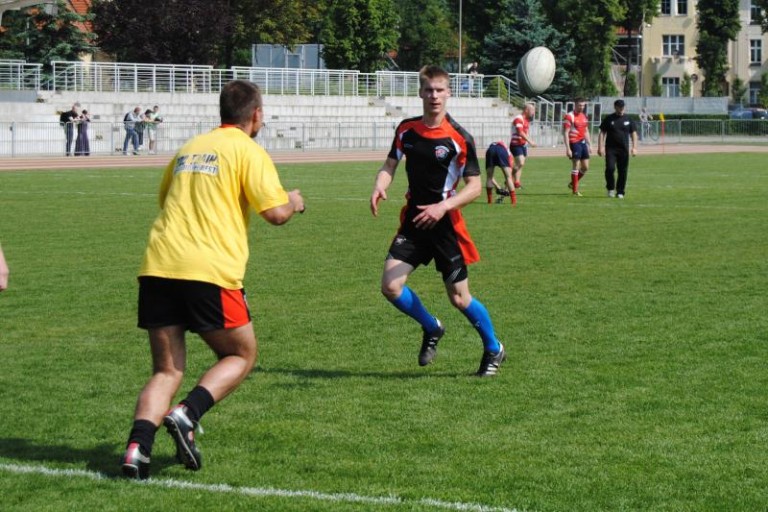 Rugbyści trenowali szczypiornistów