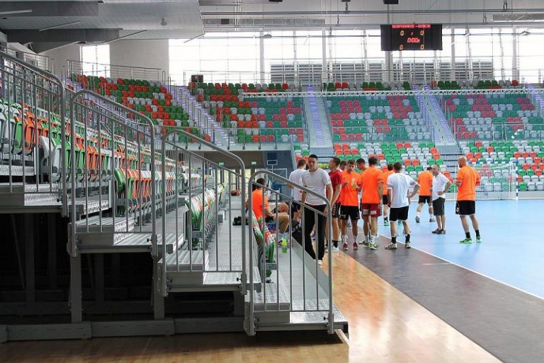 Zobacz nową halę od kuchni