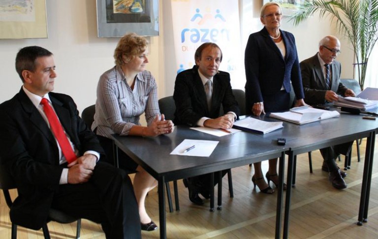 Platforma pod przykrywką stowarzyszenia