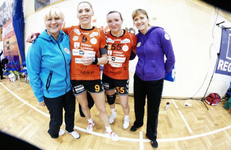 Zwykle grają w piłkę, teraz zaśpiewają