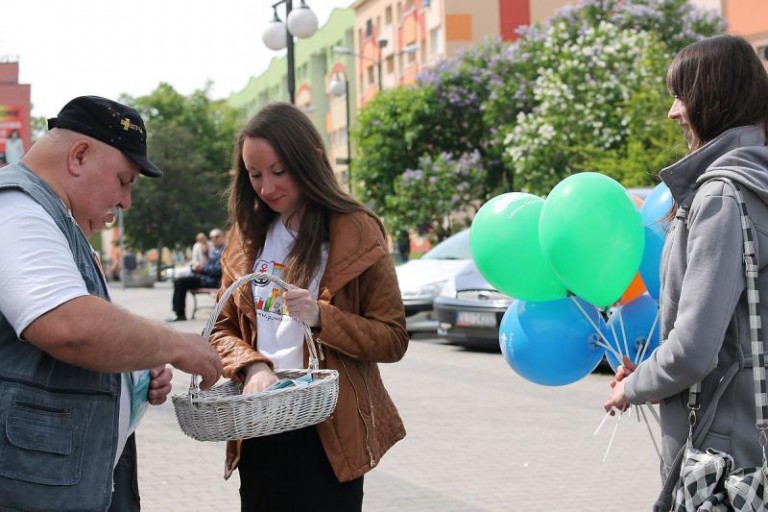 Wyszli na ulice, szukają chętnych