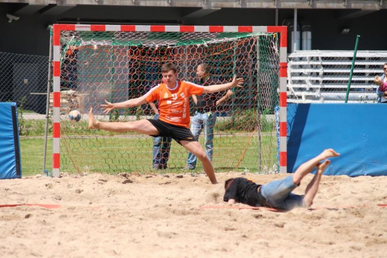 Akcja Lato – piłka ręczna na plaży