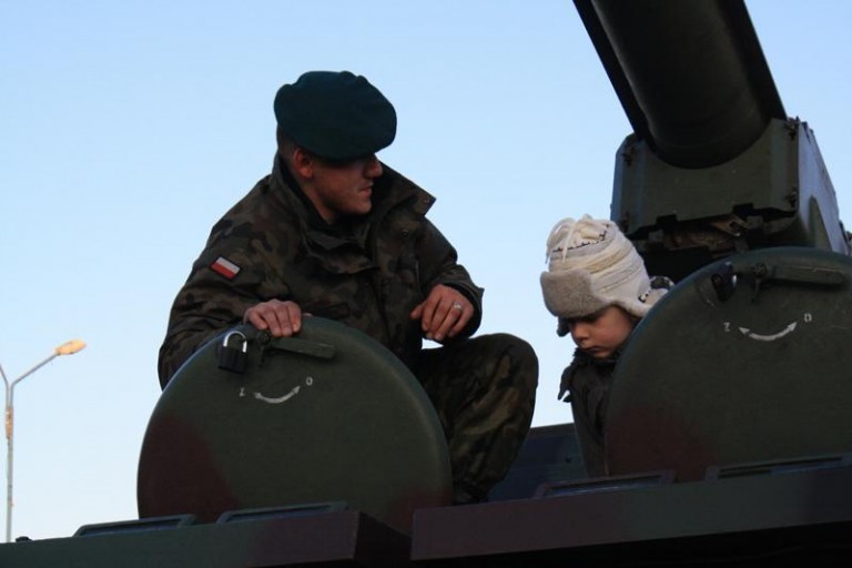 Wojsko, czołgi i grochówka