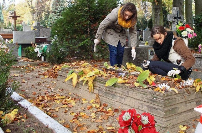 Zrobili porządek na cmentarzach