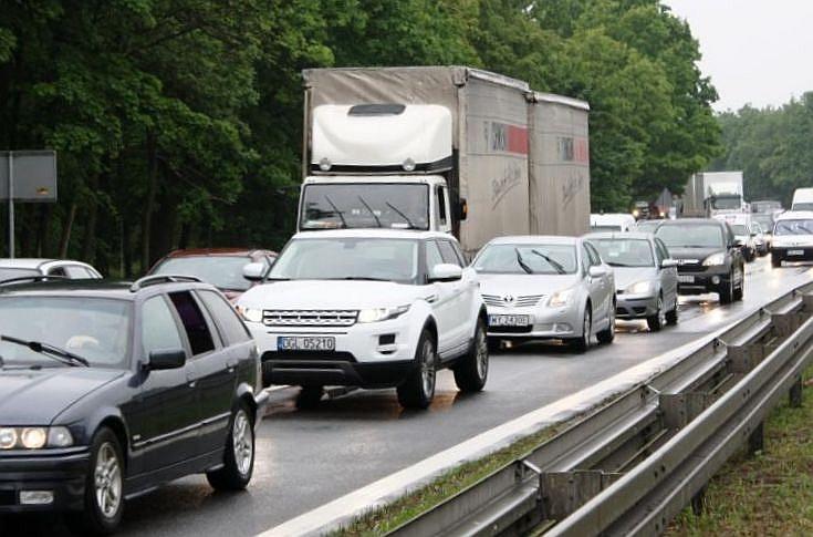 Kupujemy coraz więcej aut