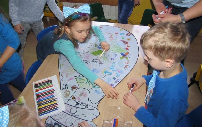 Zaświecili na niebiesko