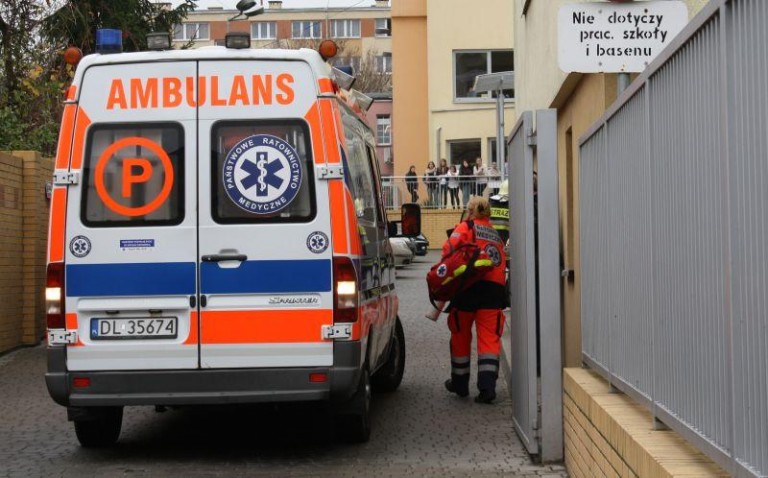 Dzieci mdlały i wymiotowały