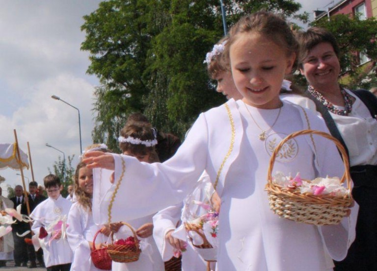 Tysiące wiernych na drogach