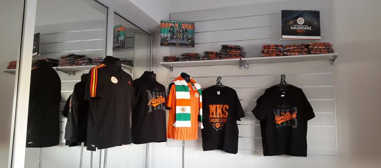 Otwierają sklep stacjonarny